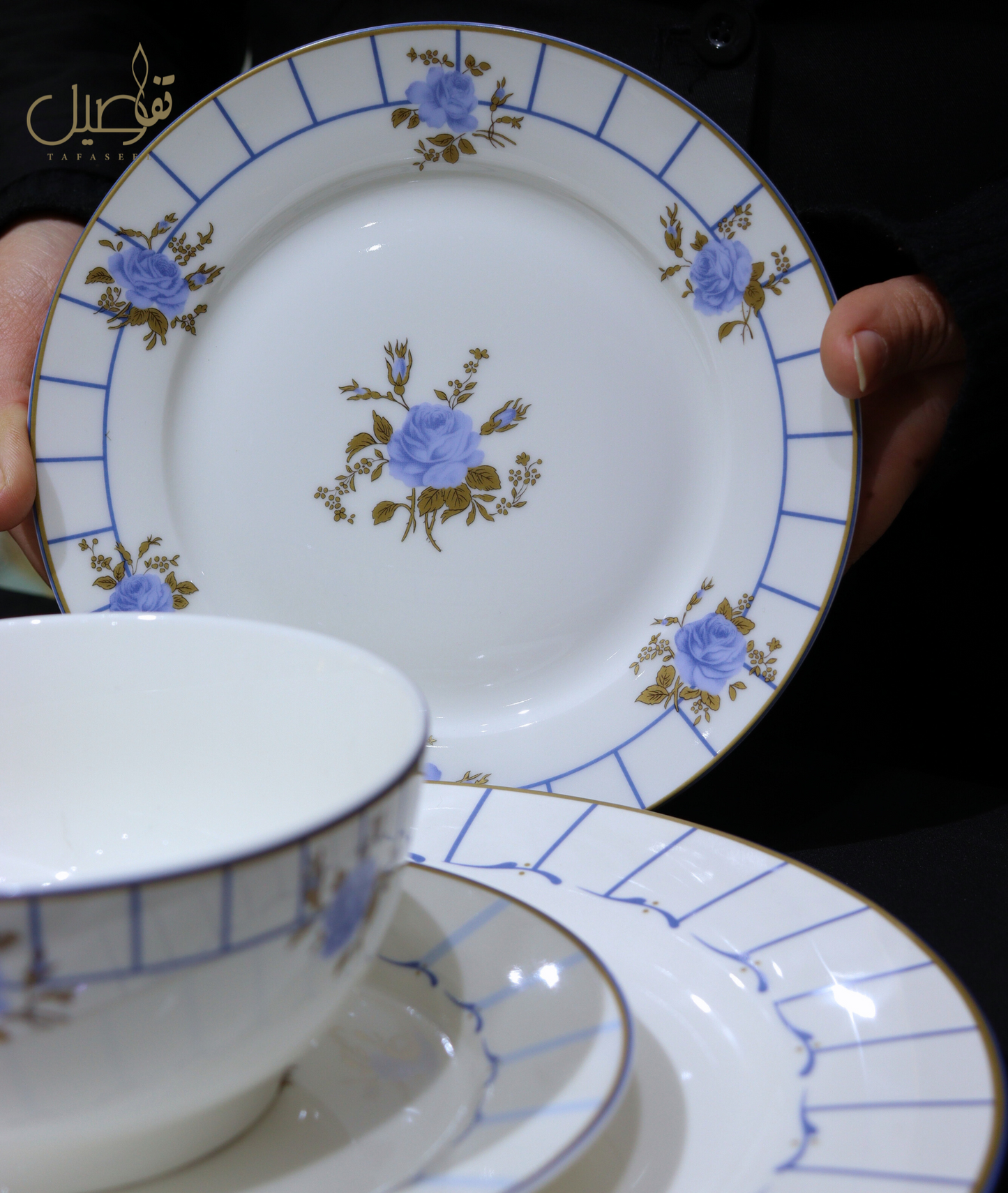 "طقم الأحلام لإطلالتك على المائدة"