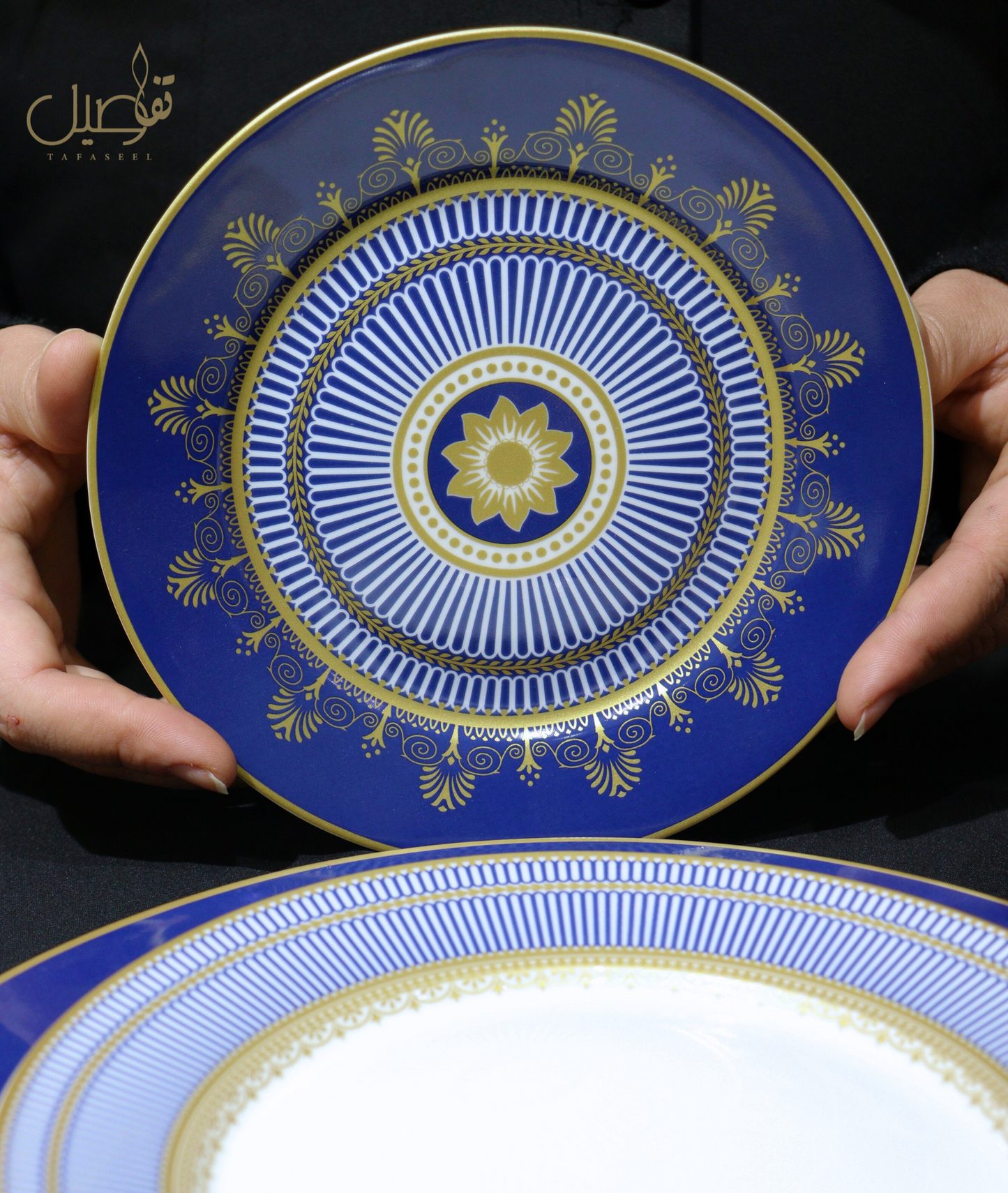 "أناقة المائدة تبدأ هنا! 🌟"