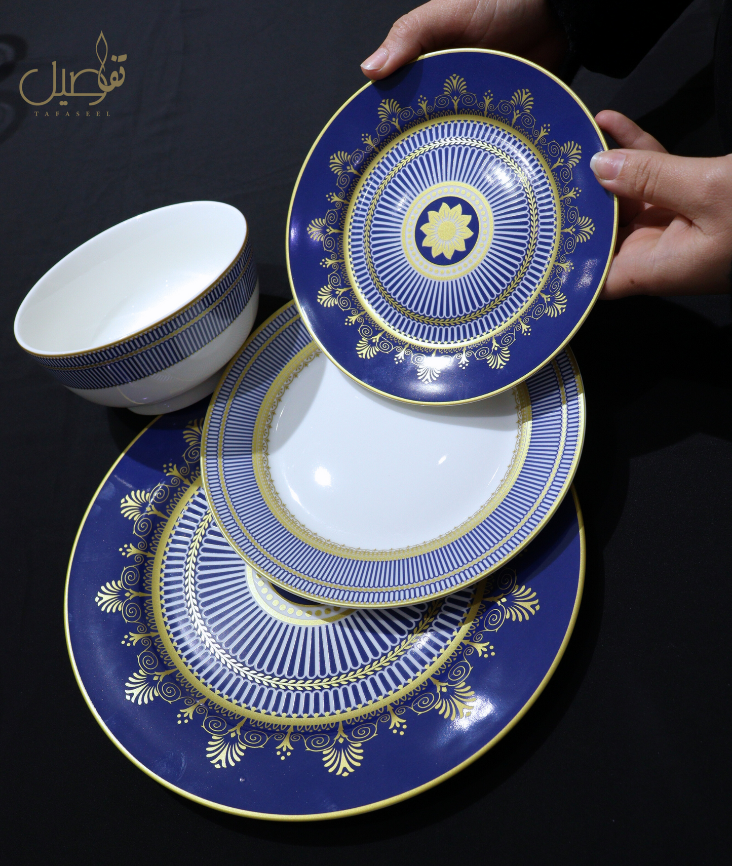 "أناقة المائدة تبدأ هنا! 🌟"