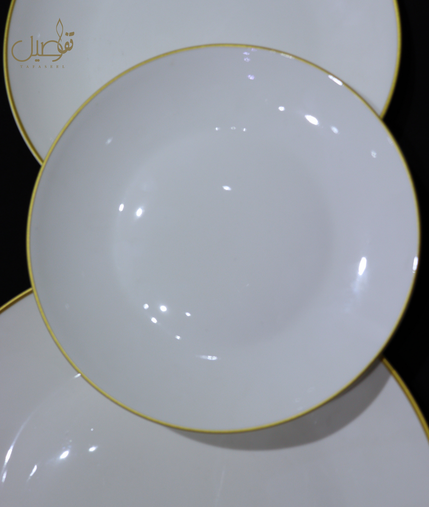 "أناقة البساطة على مائدتك 🍽️✨"