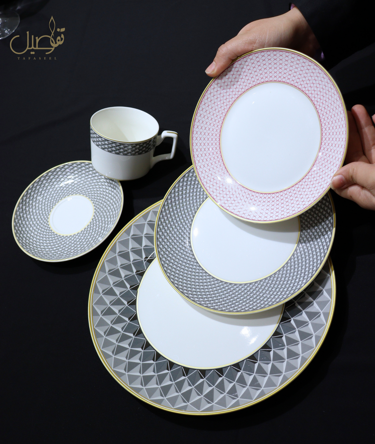 "أناقة مائدتك تبدأ هنا! 🍽️"