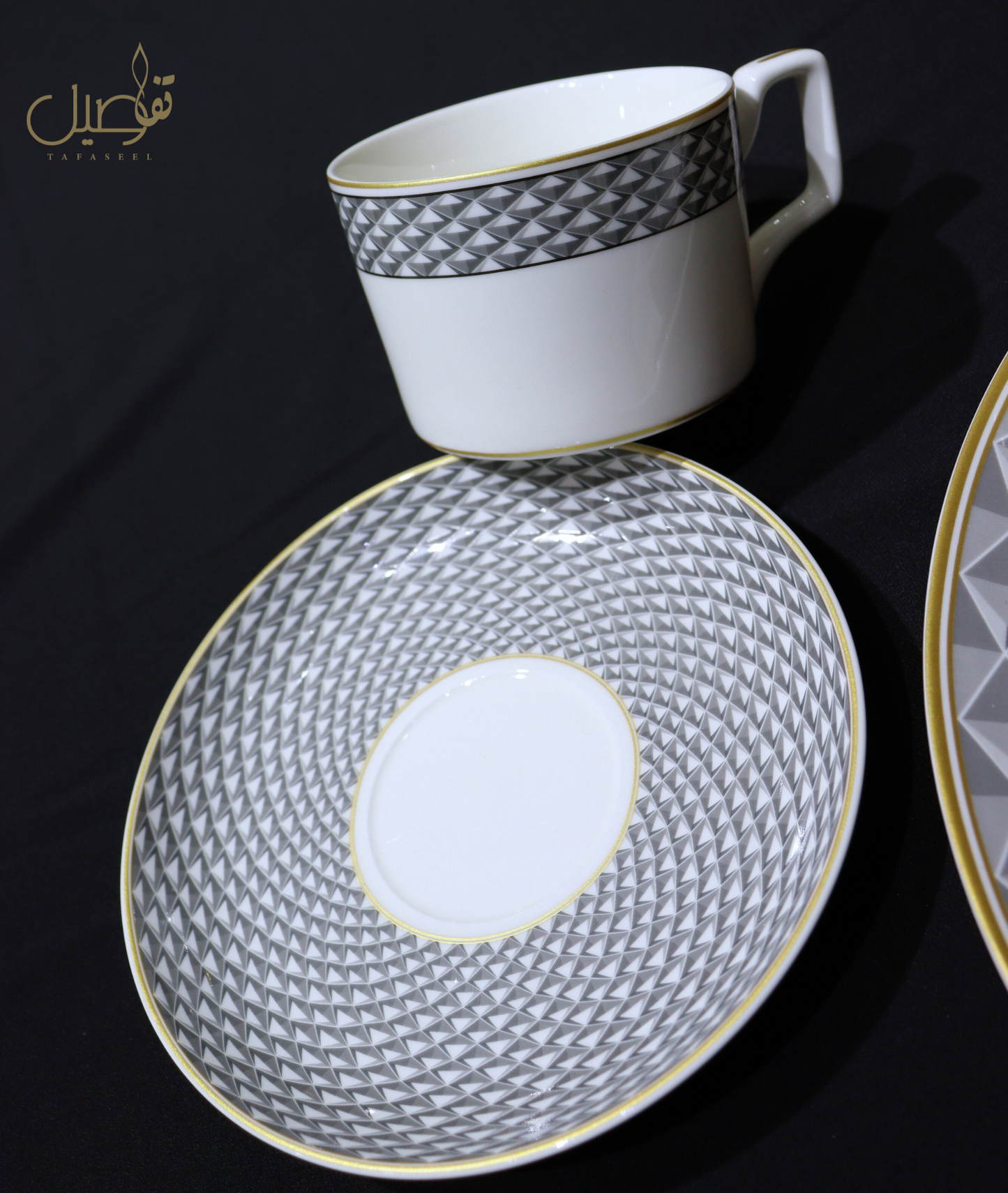 "أناقة مائدتك تبدأ هنا! 🍽️"