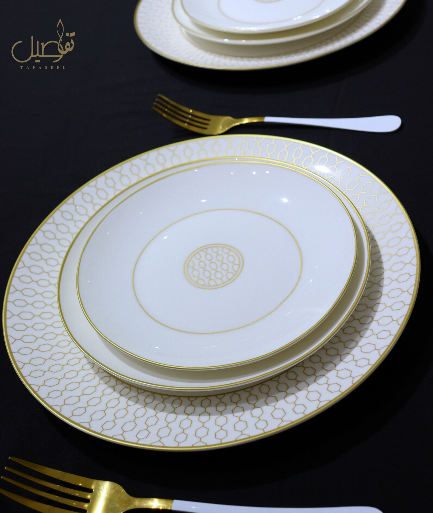 "أناقة البساطة بين يديك🍽️✨"