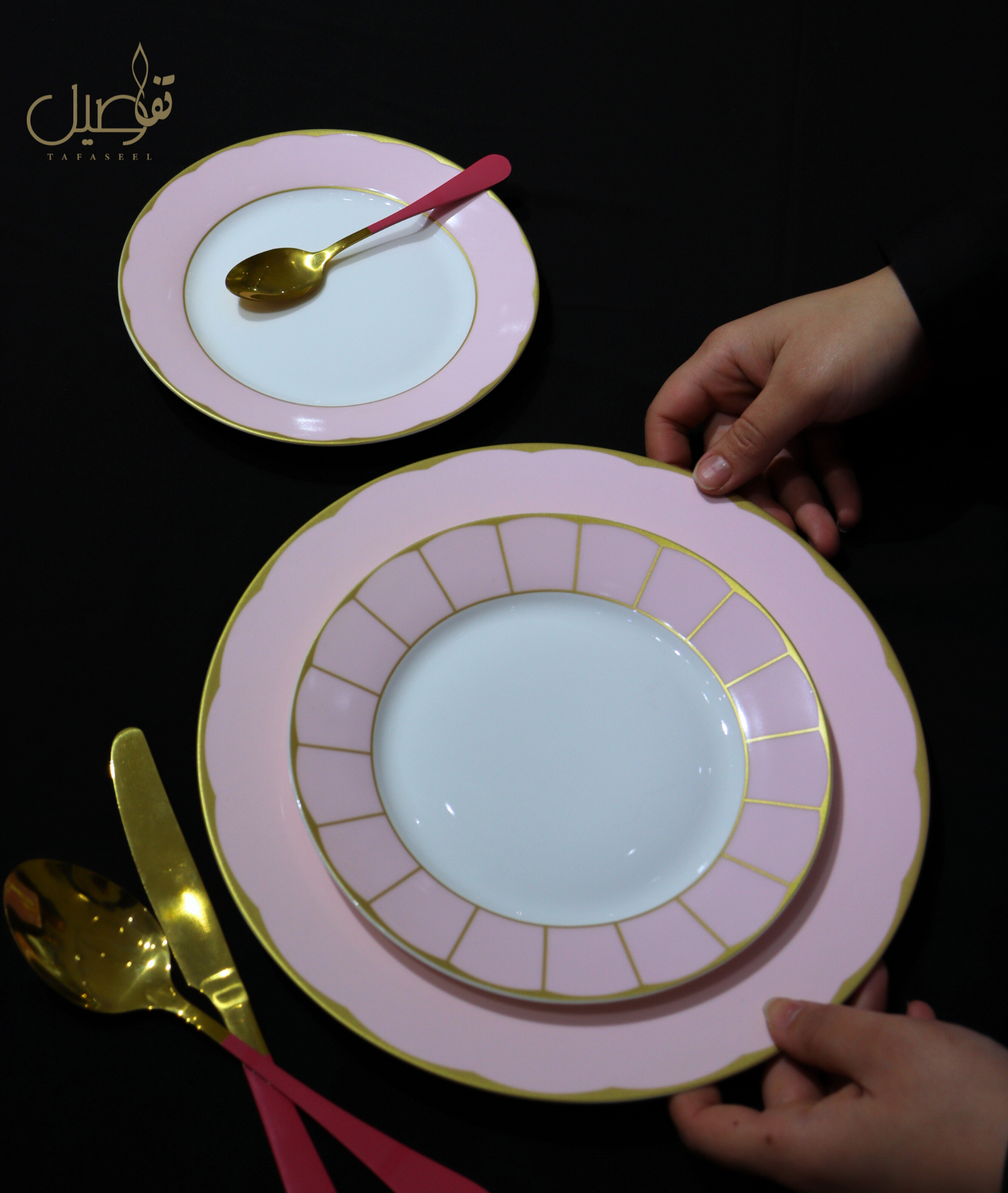 ✨ "خليك مميز مع طقم الأحلام - 18 قطعة مثالية لكل مناسبة!" ✨