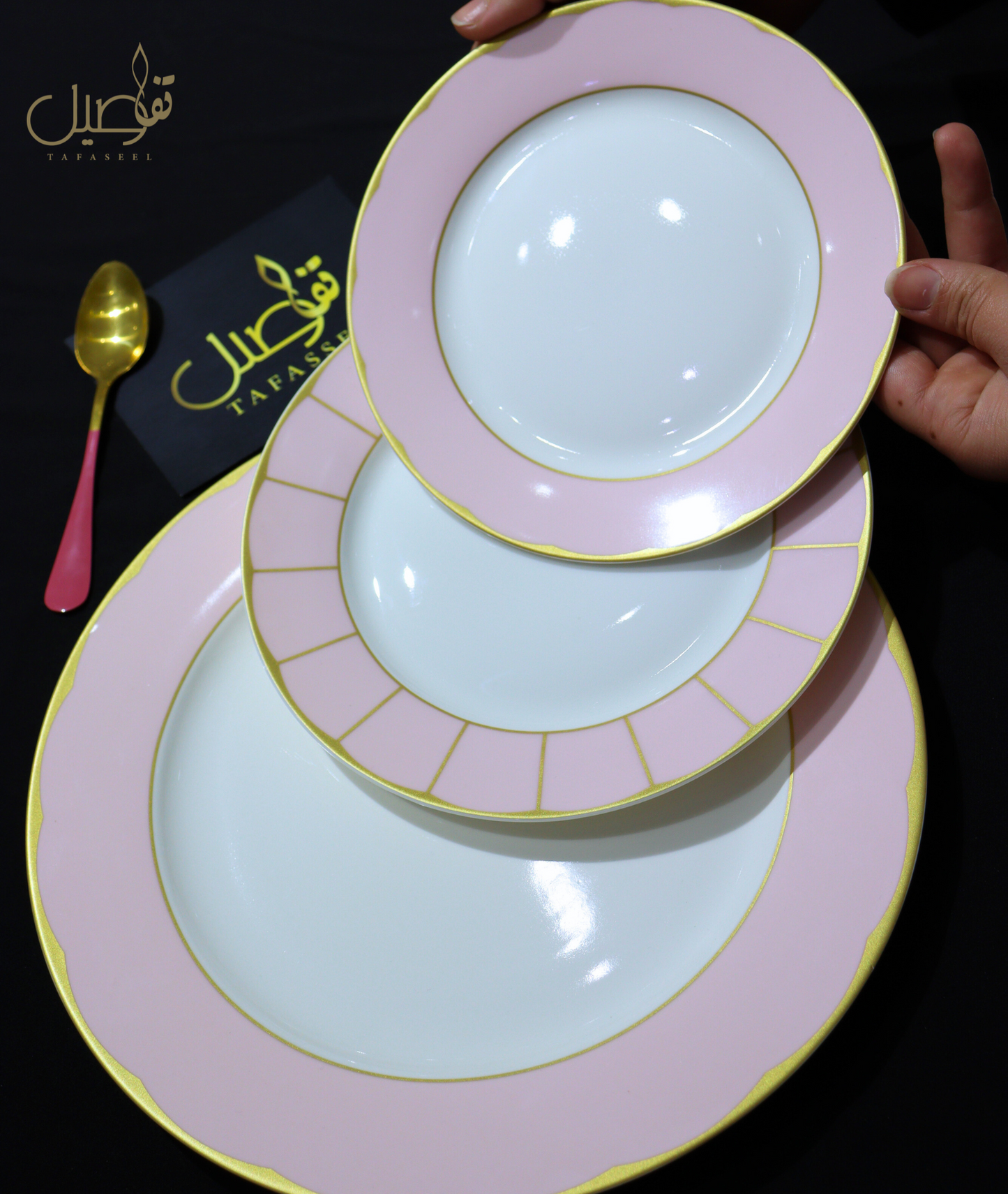 ✨ "خليك مميز مع طقم الأحلام - 18 قطعة مثالية لكل مناسبة!" ✨