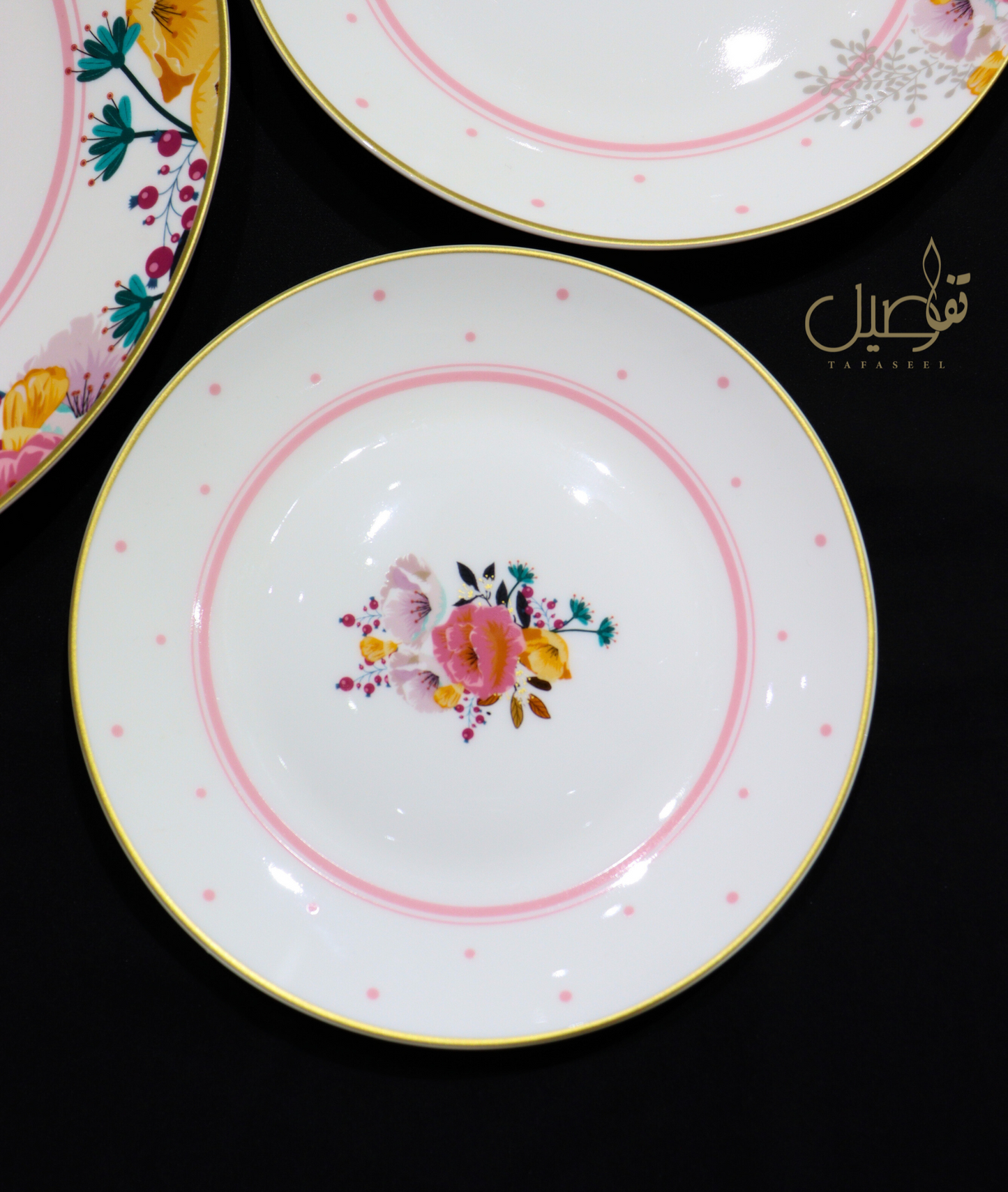 ✨ طقم الأناقة الزهرية – 24 قطعة لـ 6 أشخاص 💐🌸