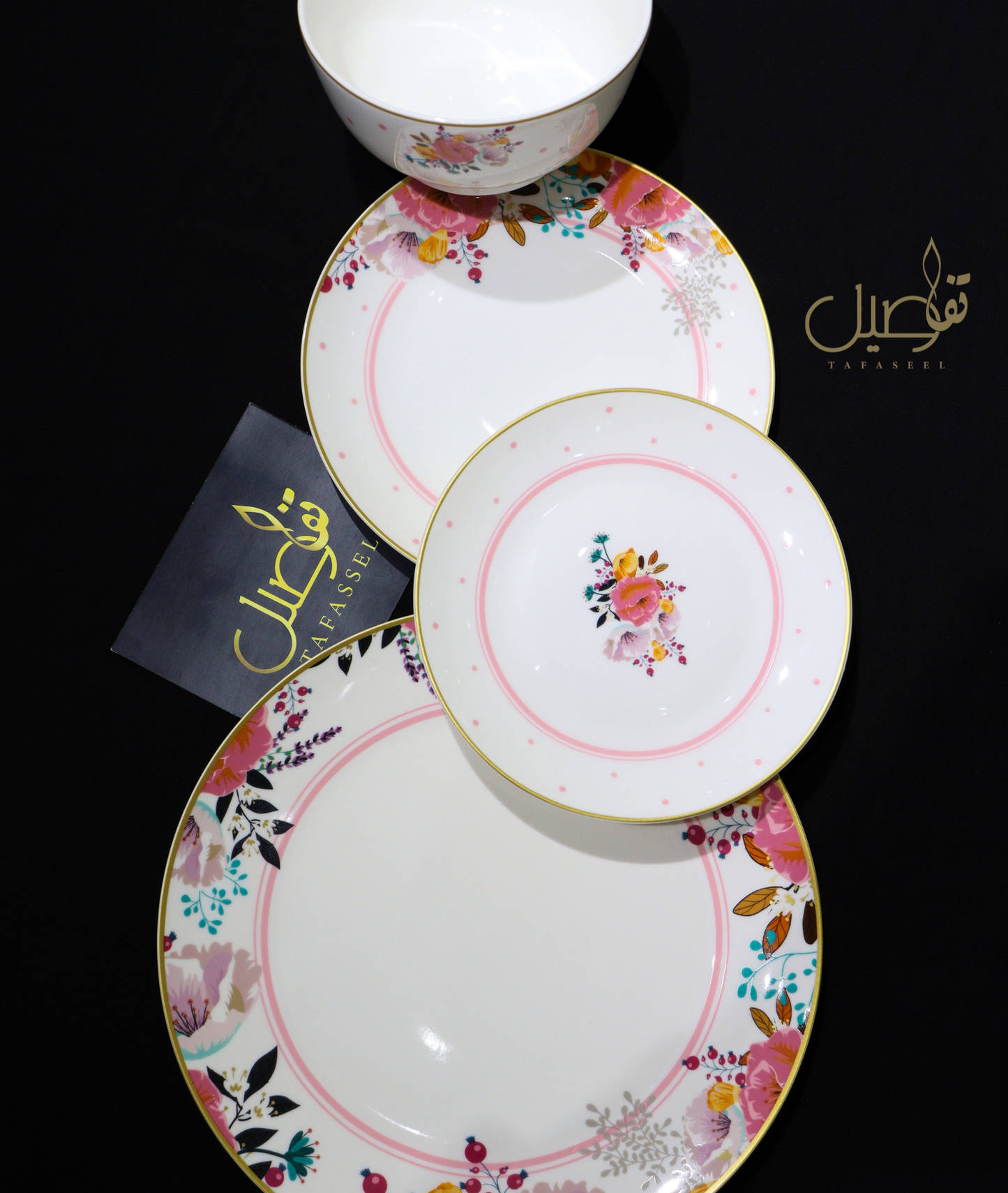 ✨ طقم الأناقة الزهرية – 24 قطعة لـ 6 أشخاص 💐🌸