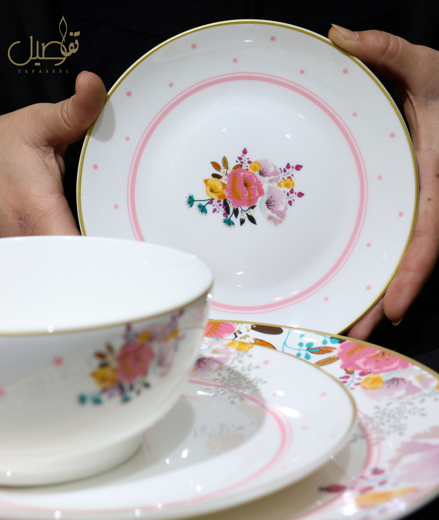 ✨ طقم الأناقة الزهرية – 24 قطعة لـ 6 أشخاص 💐🌸