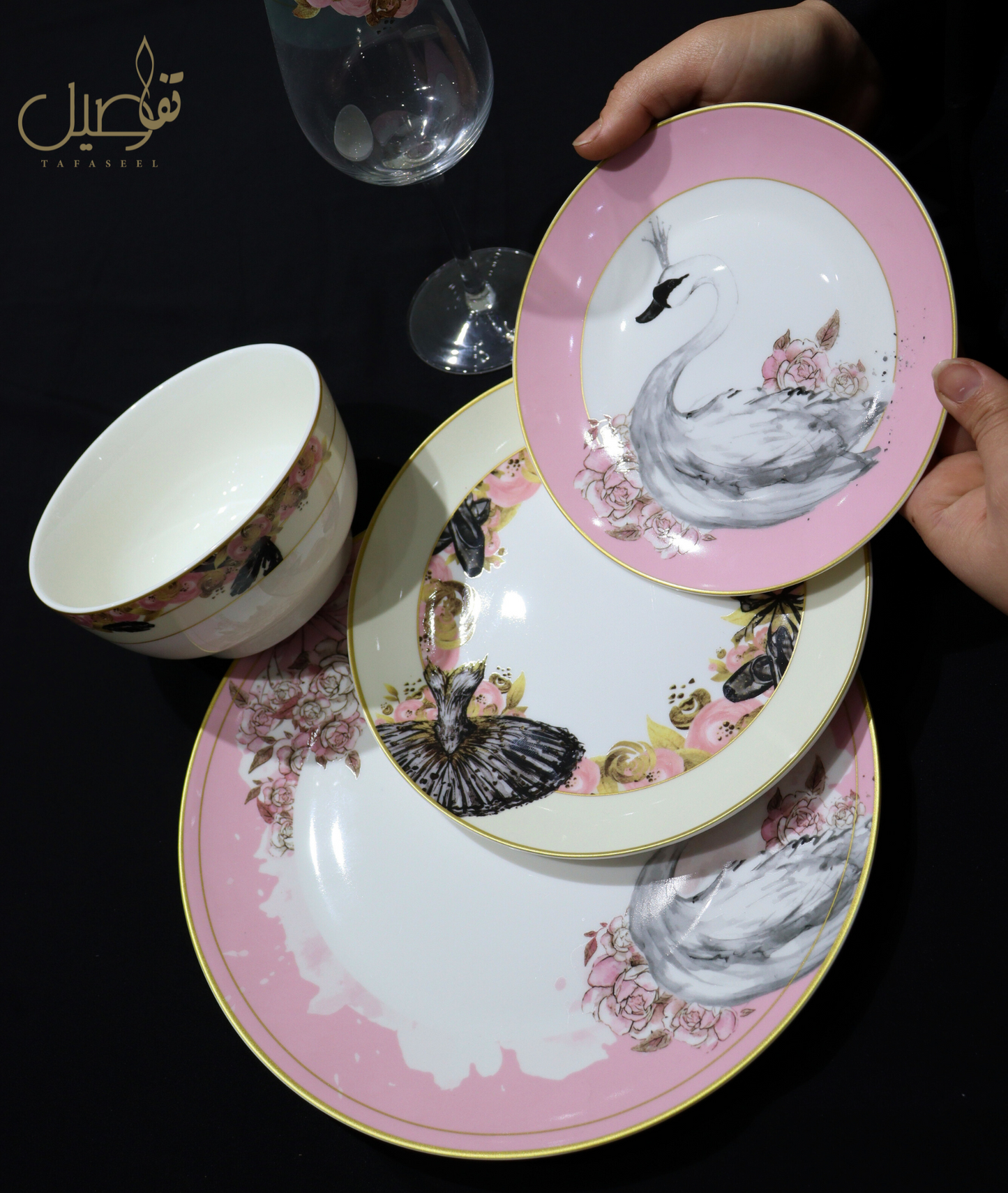 "أناقة البساطة في كل وجبة 🍽️"