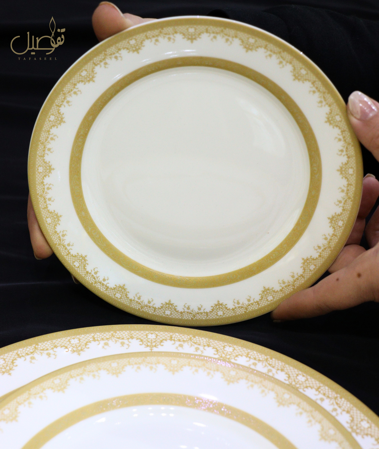 ✨ طقم أبيض ذهبي فاخر - أناقة على طاولتك ✨