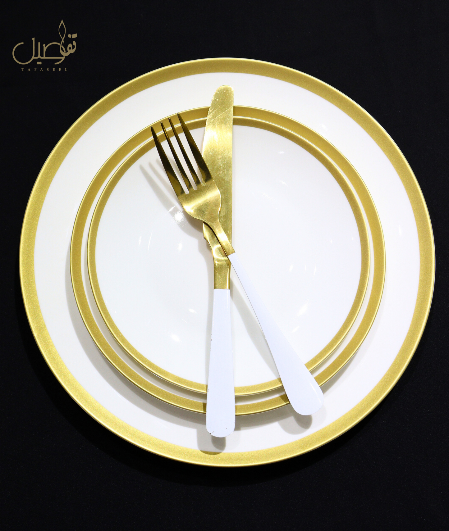 ✨ طقم أبيض أنيق – 18 قطعة لإطلالة راقية على مائدتك ✨