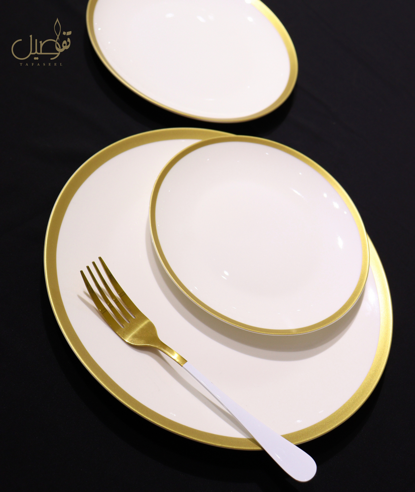 ✨ طقم أبيض أنيق – 18 قطعة لإطلالة راقية على مائدتك ✨