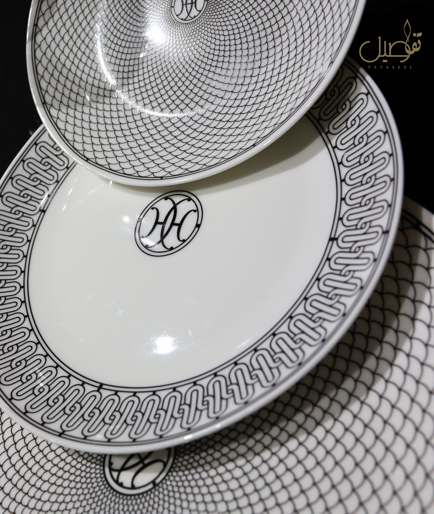 طقم أنيق بـ 30 قطعة – بساطة ورُقي في كل تفاصيله! 🍽️☕