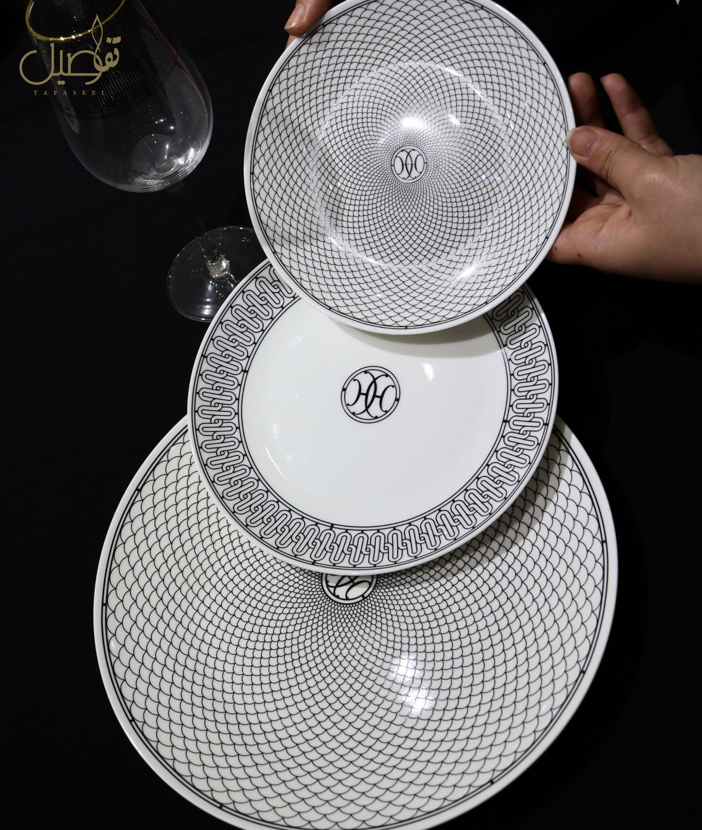 طقم أنيق بـ 30 قطعة – بساطة ورُقي في كل تفاصيله! 🍽️☕