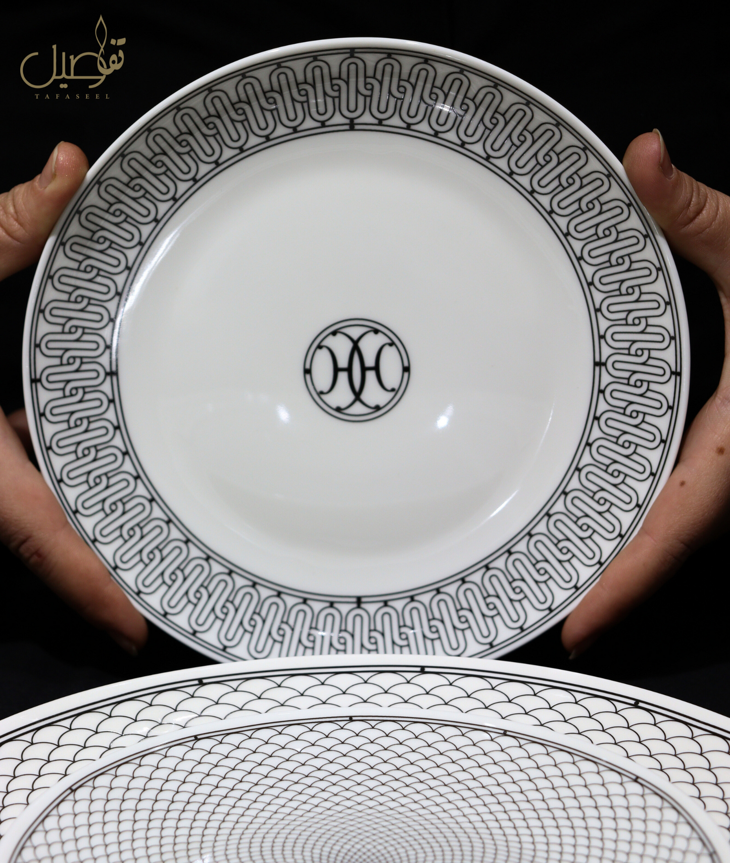 طقم أنيق بـ 30 قطعة – بساطة ورُقي في كل تفاصيله! 🍽️☕