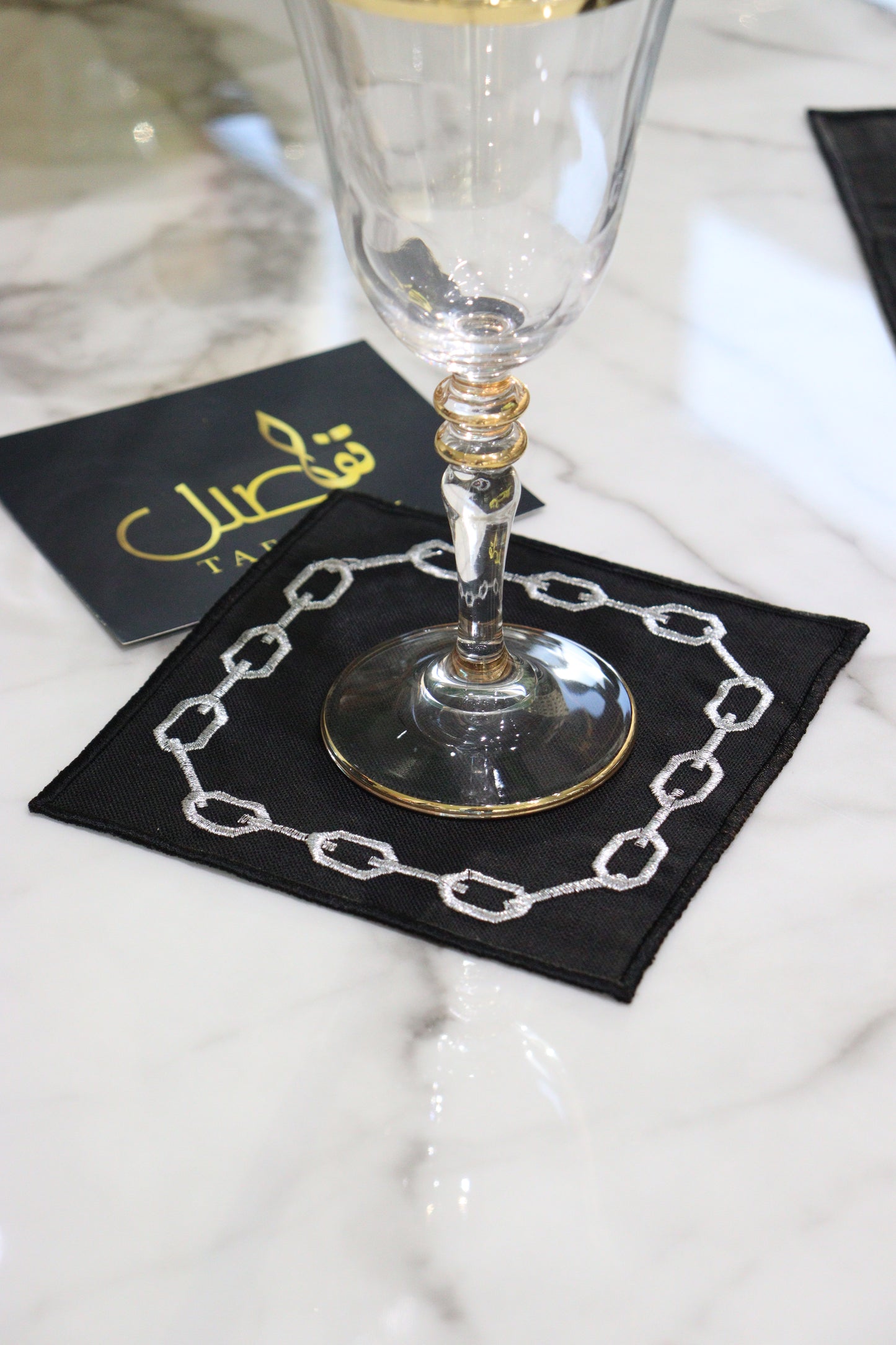 Set de table 18 pièces.