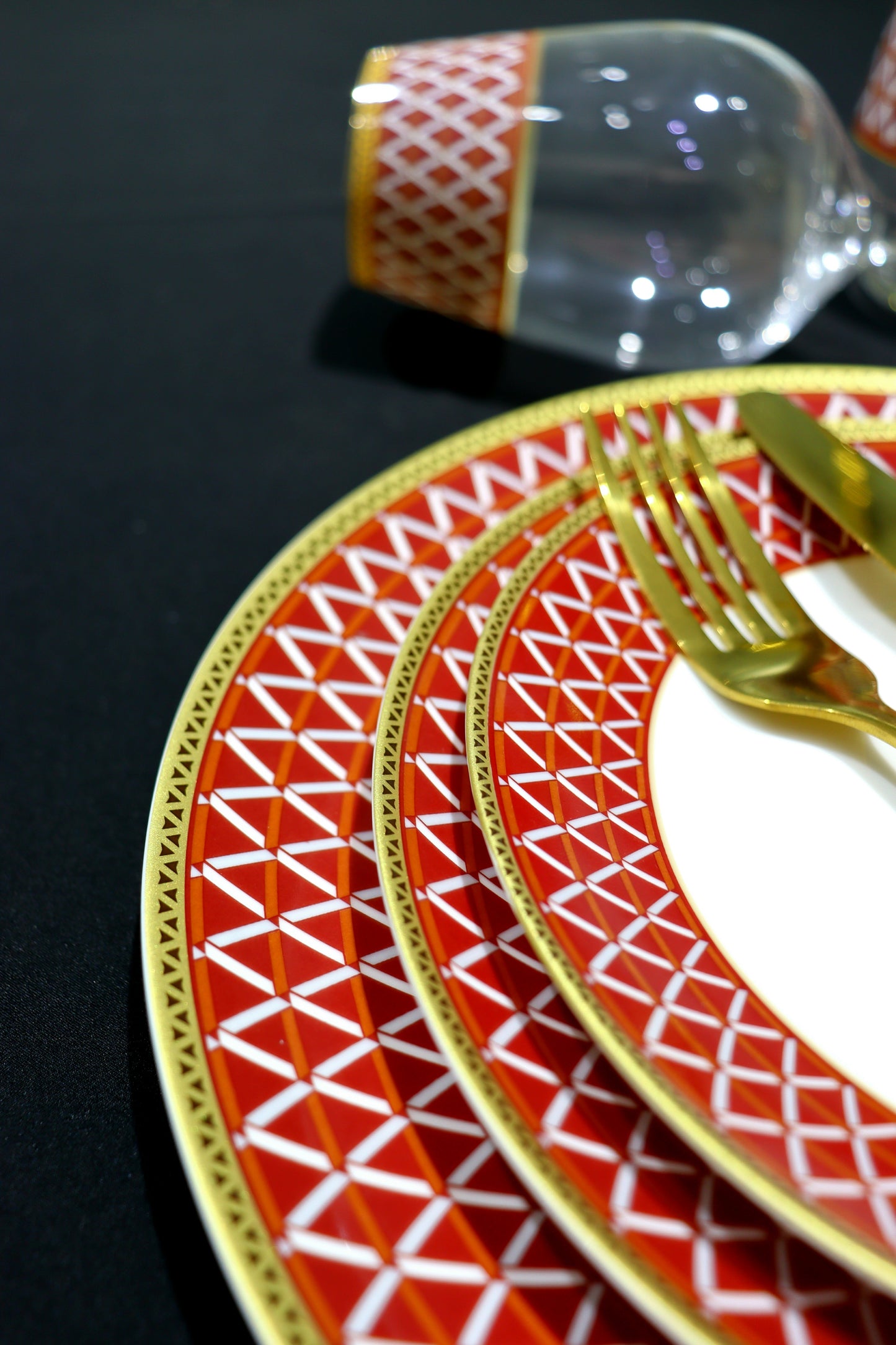 طقم أحمر ملكي بـ 18  قطعة