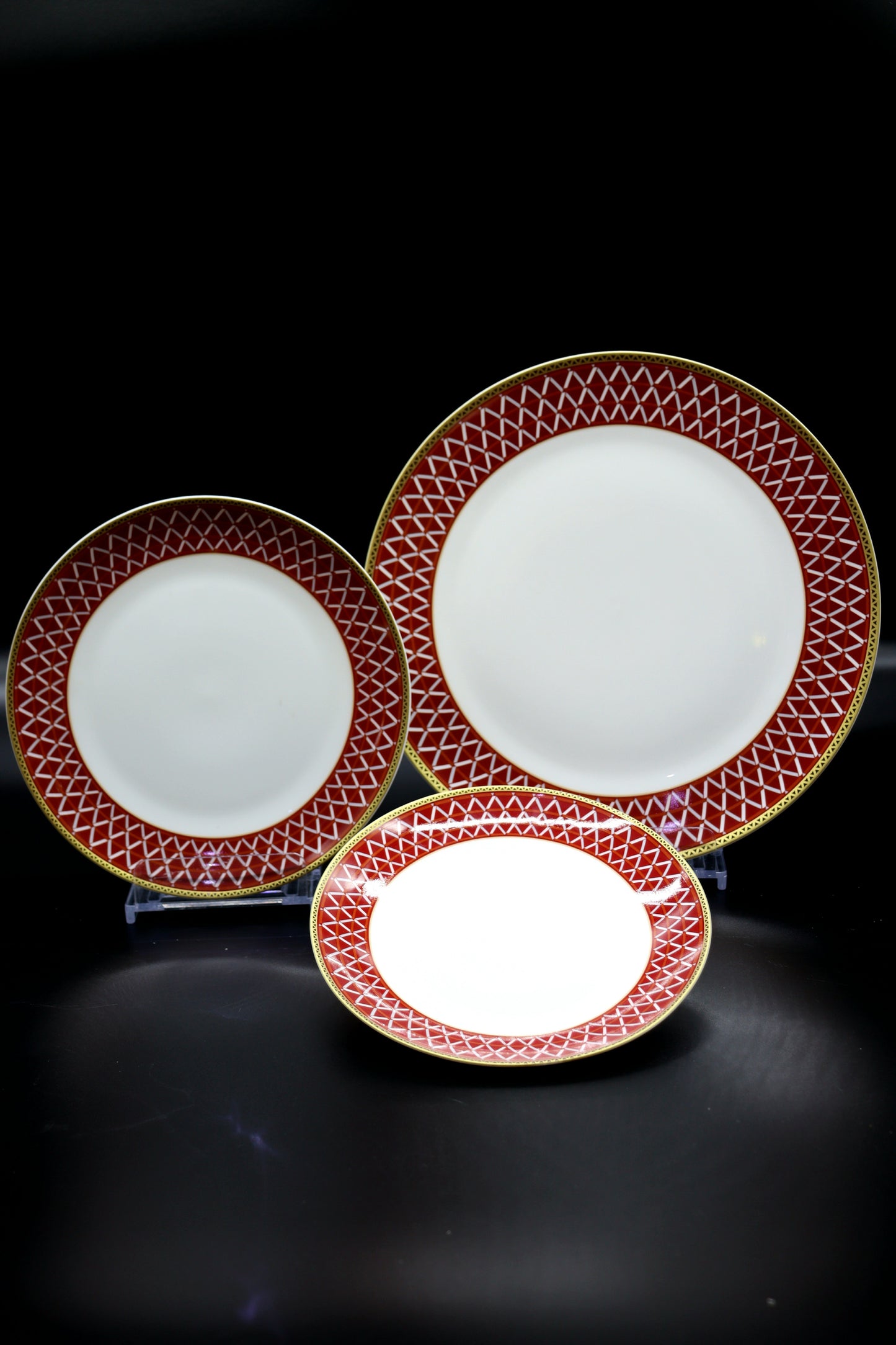 طقم أحمر ملكي بـ 18  قطعة