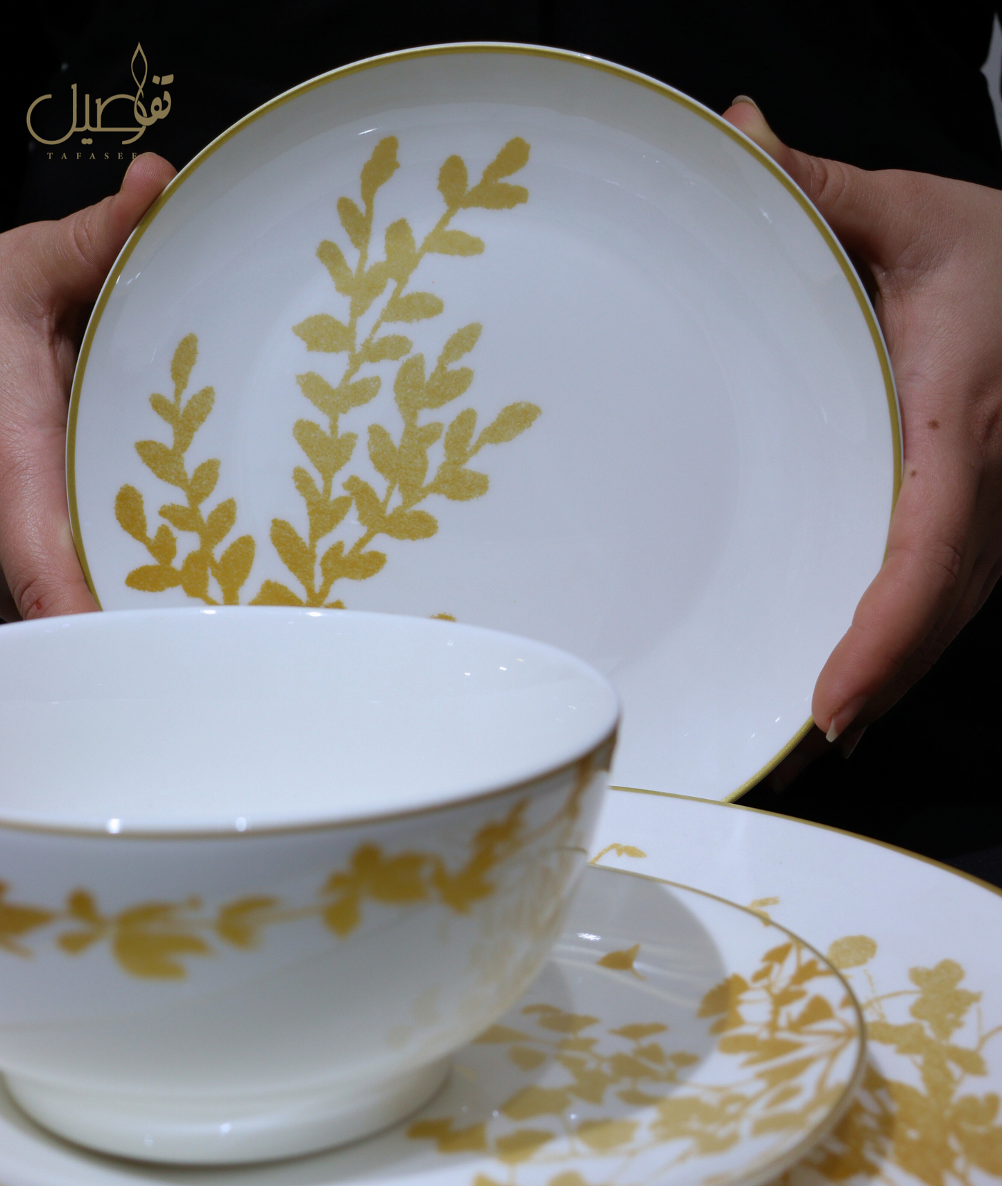 طقم مائدة أبيض فاخر لـ 6 أشخاص – أناقة لا تُقاوَم! ✨